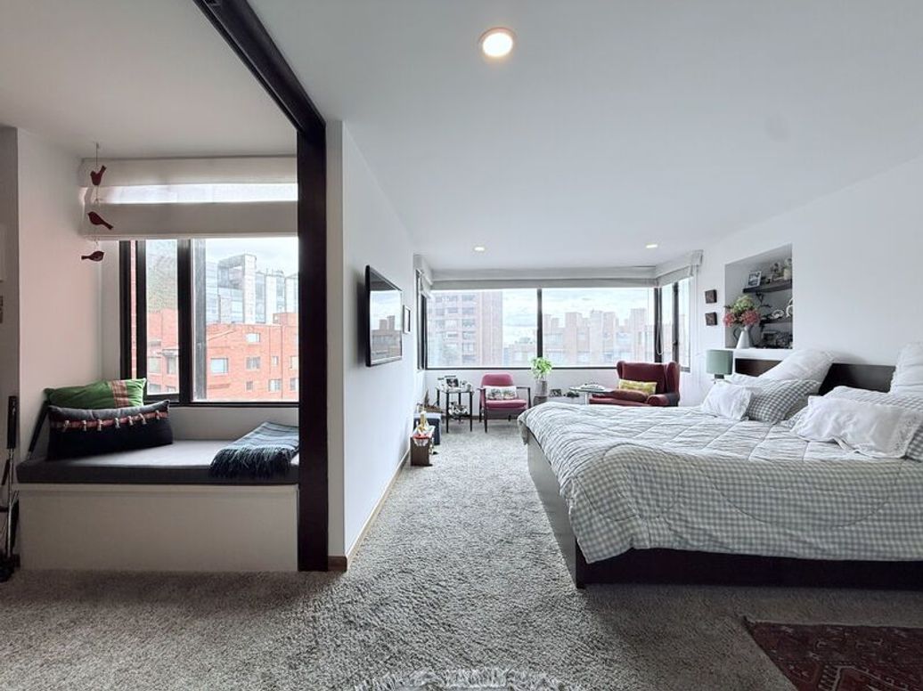 Apartamento de 2 alcobas en venta en Los Rosales, Bogotá, 161 m² · foto 15 de 20