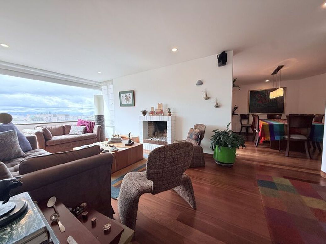 Apartamento de 2 alcobas en venta en Los Rosales, Bogotá, 161 m² · foto 12 de 20