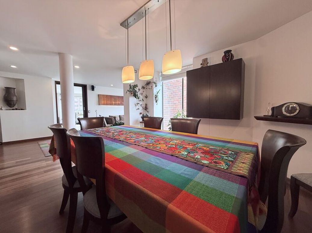 Apartamento de 2 alcobas en venta en Los Rosales, Bogotá, 161 m² · foto 7 de 20