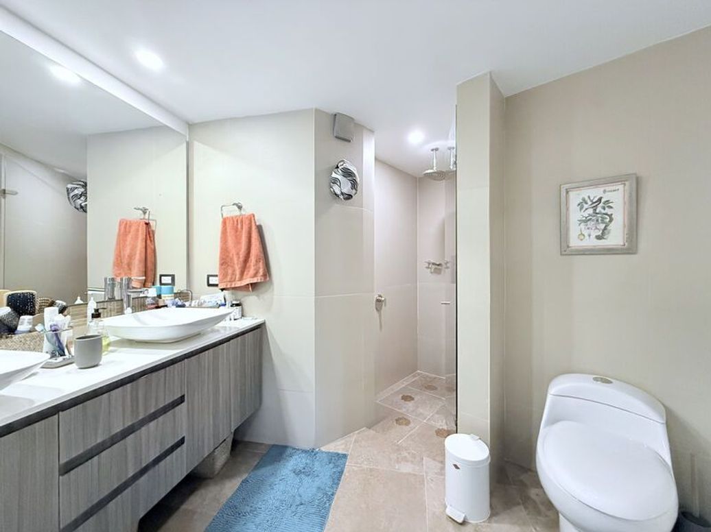 Apartamento de 2 alcobas en venta en Los Rosales, Bogotá, 161 m² · foto 20 de 20