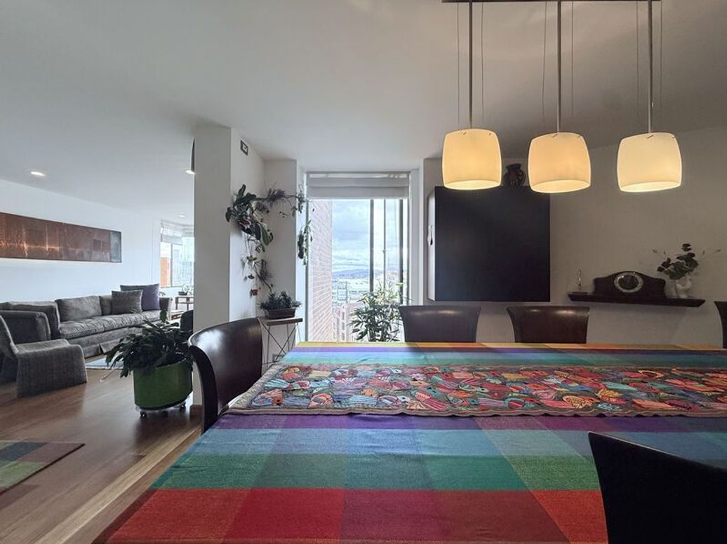 Apartamento de 2 alcobas en venta en Los Rosales, Bogotá, 161 m² · foto 6 de 20