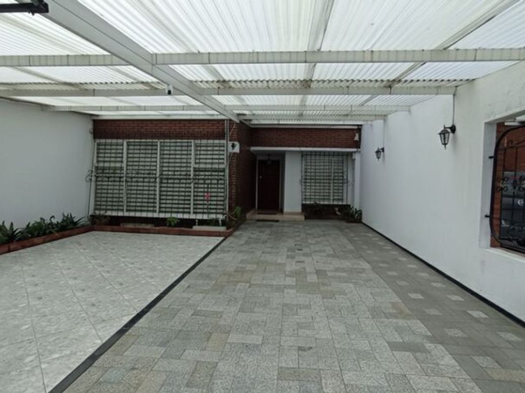 Casa de 4 alcobas en venta en Modelia Occidental, Bogotá, 240 m² · foto 2 de 20