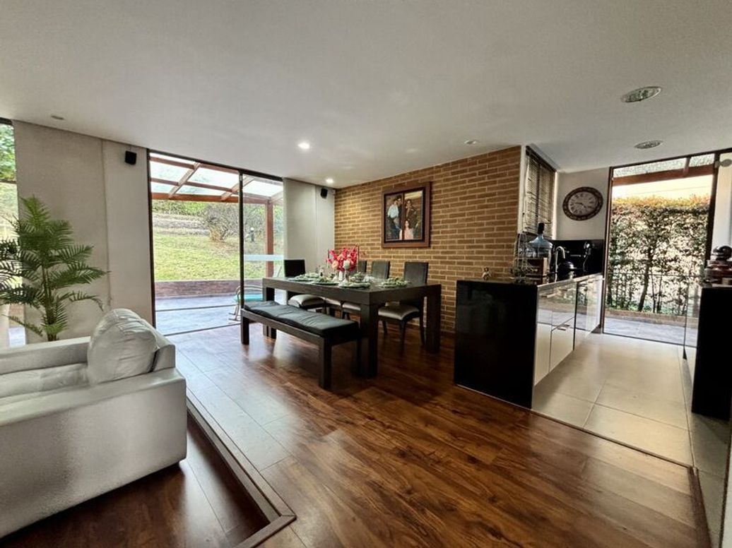Casa de 3 alcobas en venta en Casa Blanca Suba, Bogotá, 250 m² · foto 5 de 11