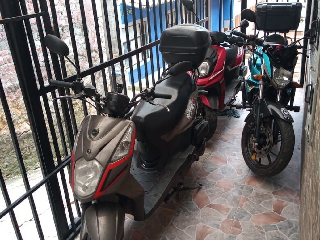 Casa de 9 alcobas en venta en Las Guacamayas, Bogotá, 250 m² · foto 7 de 7