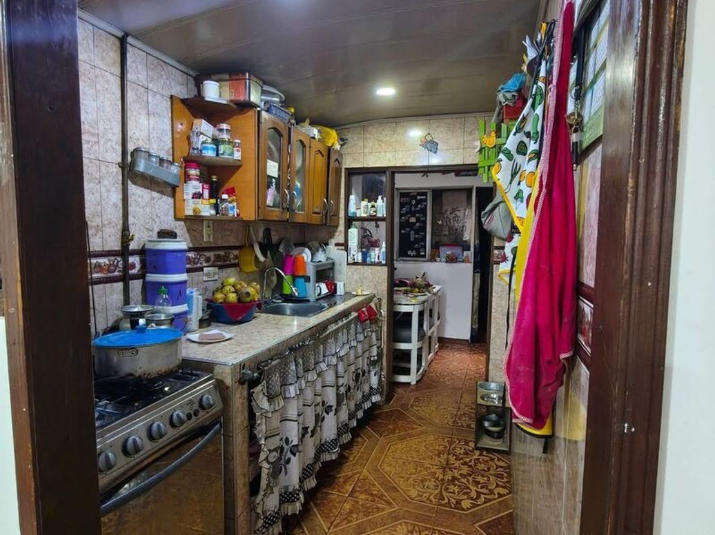 Casa de 4 alcobas en venta en San Juan Bautista, Bogotá, 57 m² · foto 8 de 15