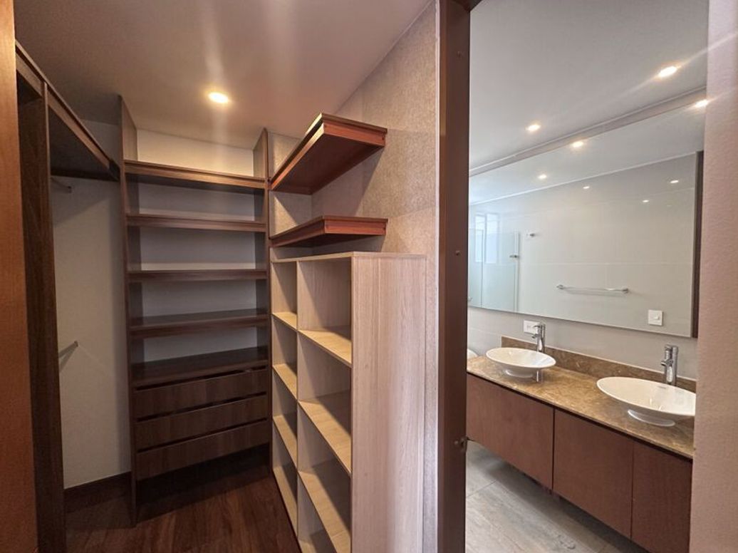 Apartamento de 3 alcobas en venta en El Plan, Bogotá, 136 m² · foto 12 de 14