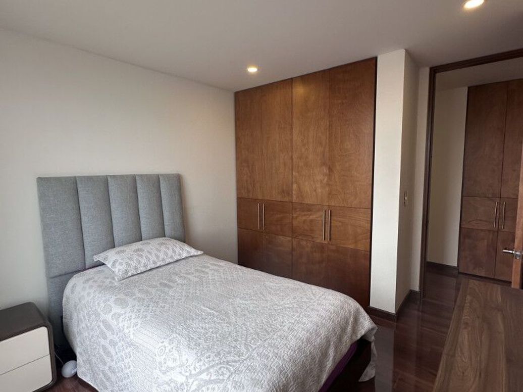 Apartamento de 3 alcobas en venta en El Plan, Bogotá, 136 m² · foto 7 de 14