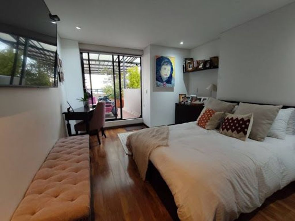 Apartamento de 2 alcobas en venta en Chapinero Alto, Bogotá, 98 m² · foto 2 de 12