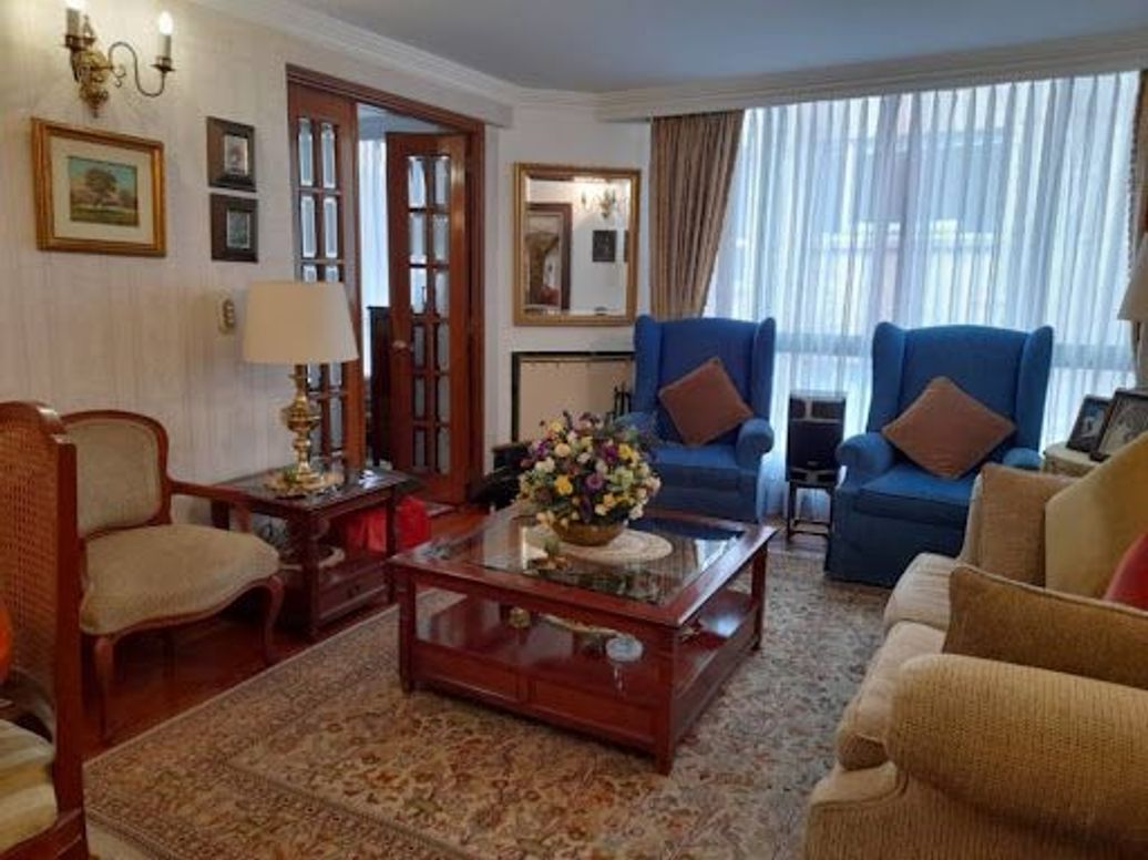 Apartamento de 3 alcobas en venta en Chicó Navarra, Bogotá, 120 m² · foto 2 de 15