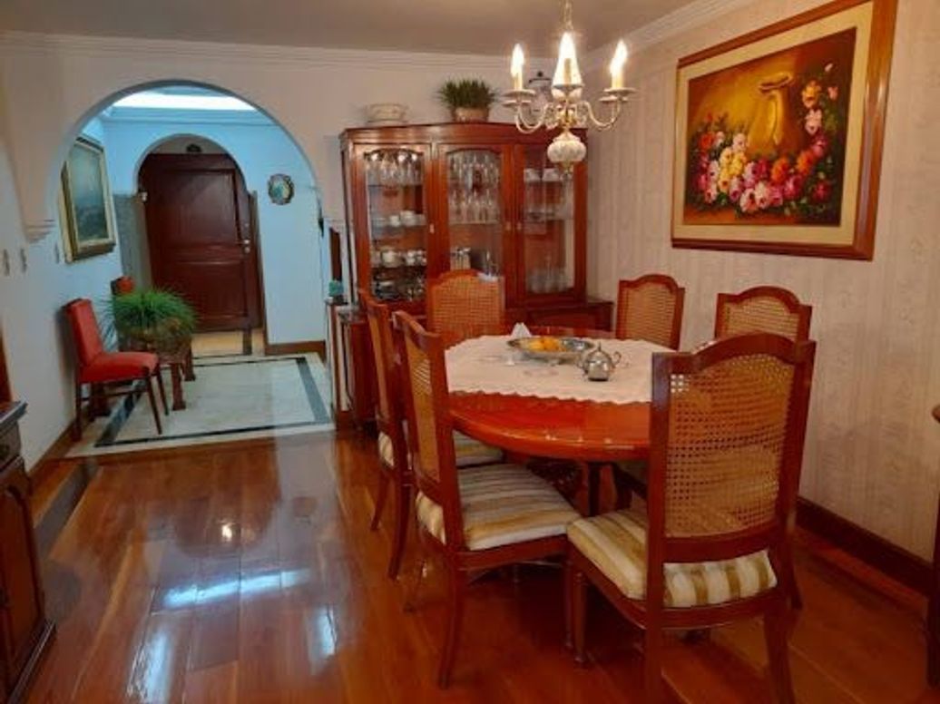 Apartamento de 3 alcobas en venta en Chicó Navarra, Bogotá, 120 m² · foto 3 de 15