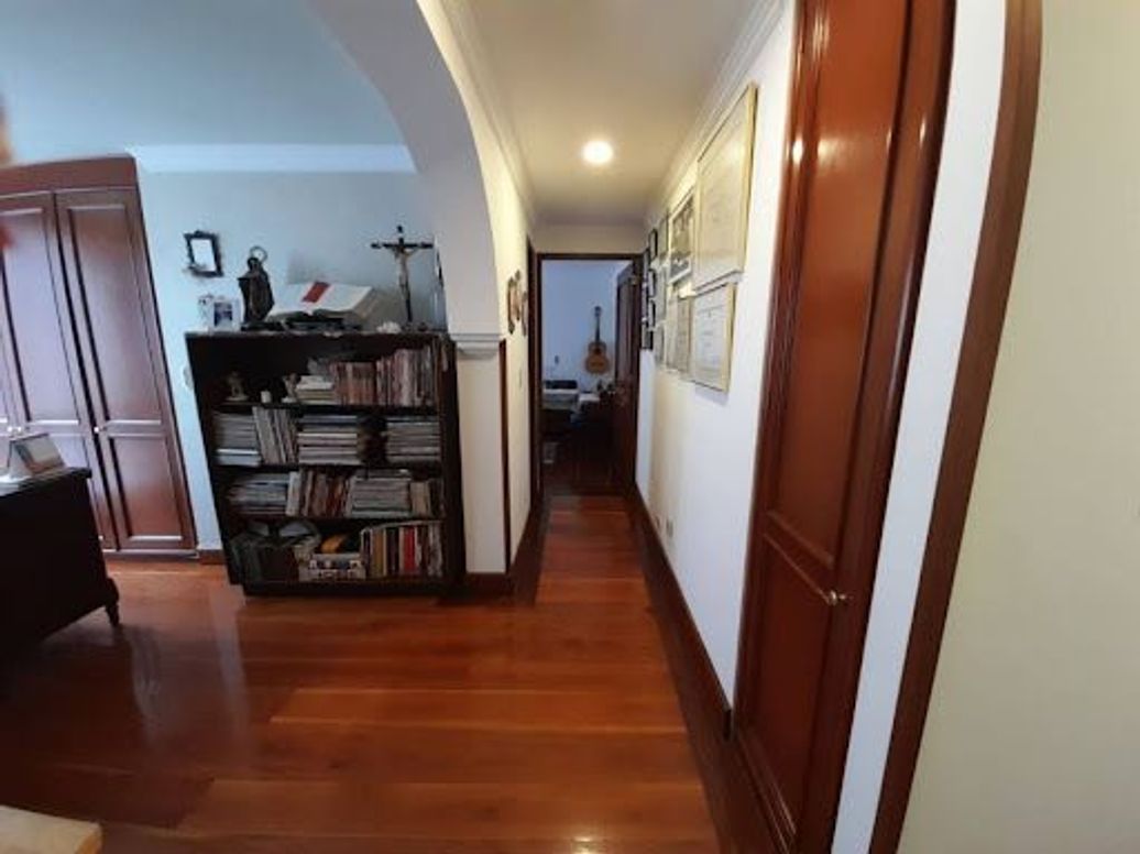 Apartamento de 3 alcobas en venta en Chicó Navarra, Bogotá, 120 m² · foto 13 de 15