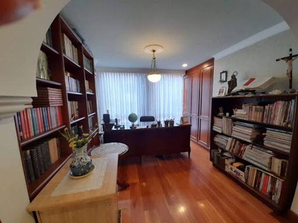 Apartamento de 3 alcobas en venta en Chicó Navarra, Bogotá, 120 m² · foto 12 de 15