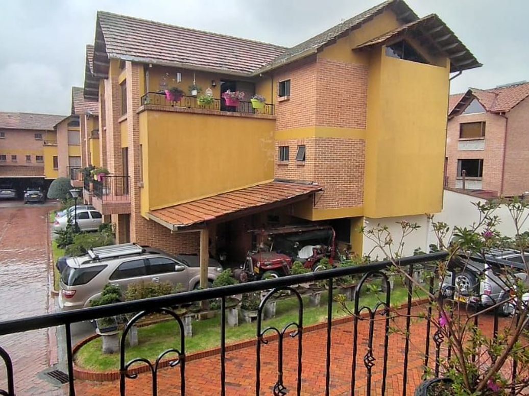 Casa de 6 alcobas en arriendo en Las Nieves, Bogotá, 300 m² · foto 7 de 20