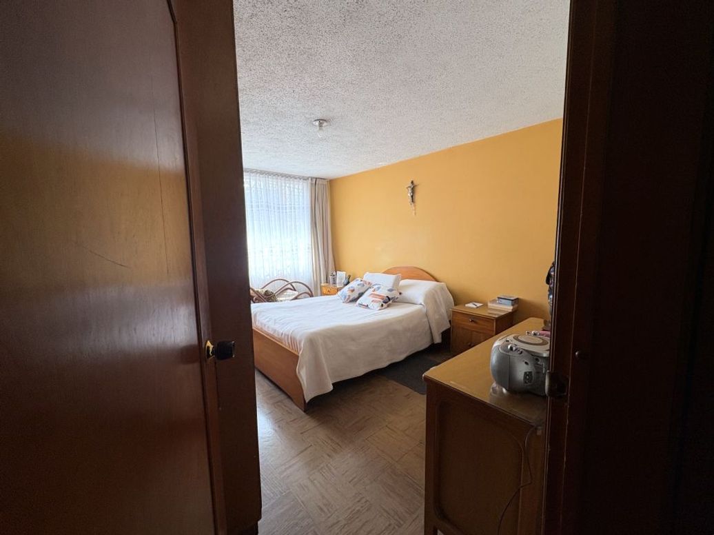 Casa de 6 alcobas en venta en Las Flores, Bogotá, 176 m² · foto 11 de 20