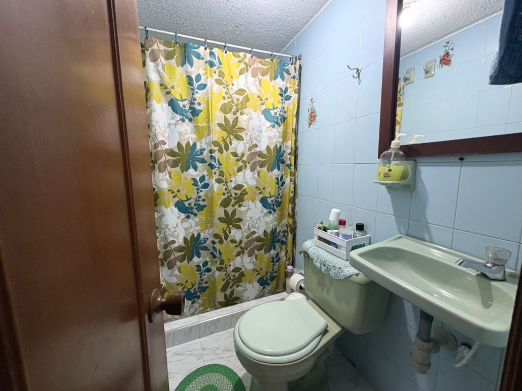 Casa de 6 alcobas en venta en Las Flores, Bogotá, 176 m² · foto 14 de 20