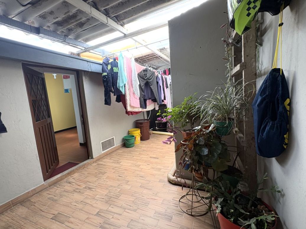 Casa de 6 alcobas en venta en Las Flores, Bogotá, 176 m² · foto 16 de 20