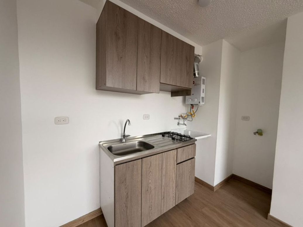 Apartamento en arriendo en Verbenal, Bogotá · foto 17 de 20