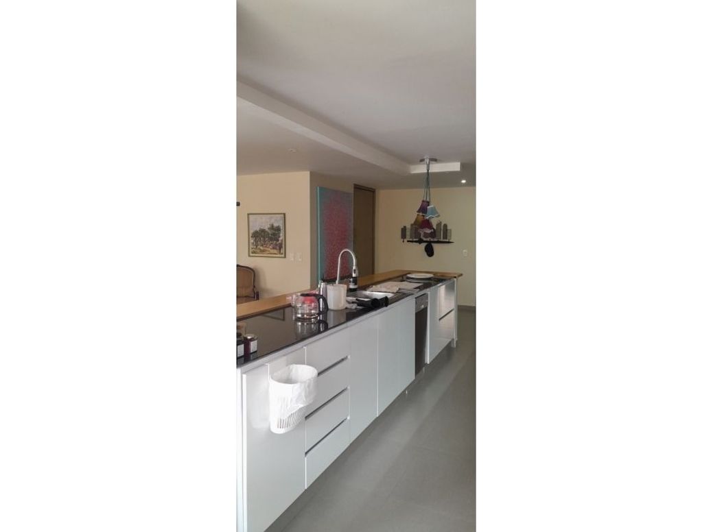 Apartamento de 3 alcobas en venta en Chicó Navarra, Bogotá, 217 m² · foto 9 de 20