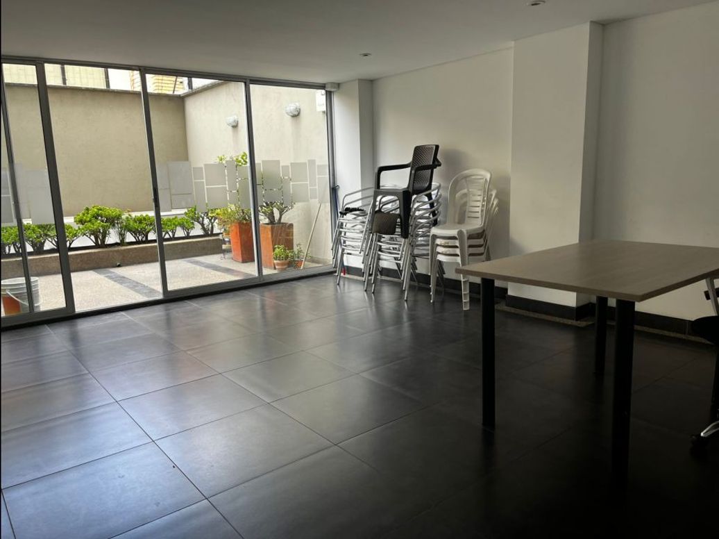Apartamento de 2 alcobas en venta en La Castellana, Bogotá, 75 m² · foto 3 de 8