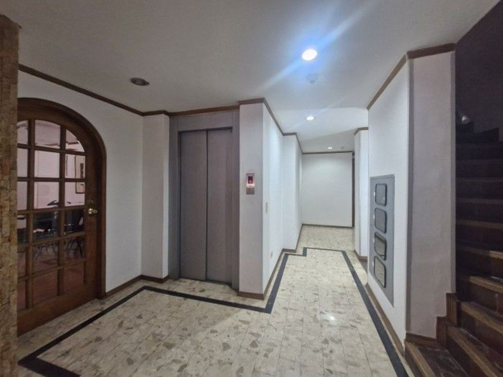 Apartamento de 3 alcobas en arriendo en Chico, Bogotá, 122 m² · foto 2 de 20