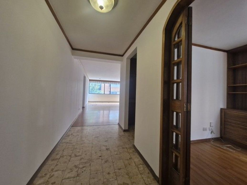 Apartamento de 3 alcobas en arriendo en Chico, Bogotá, 122 m² · foto 3 de 20