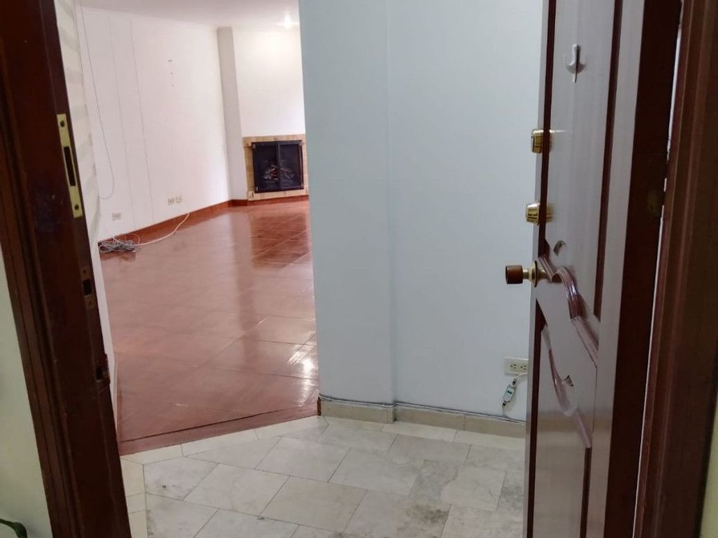 Apartamento de 2 alcobas en venta en El Contador, Bogotá, 53 m² · foto 2 de 10