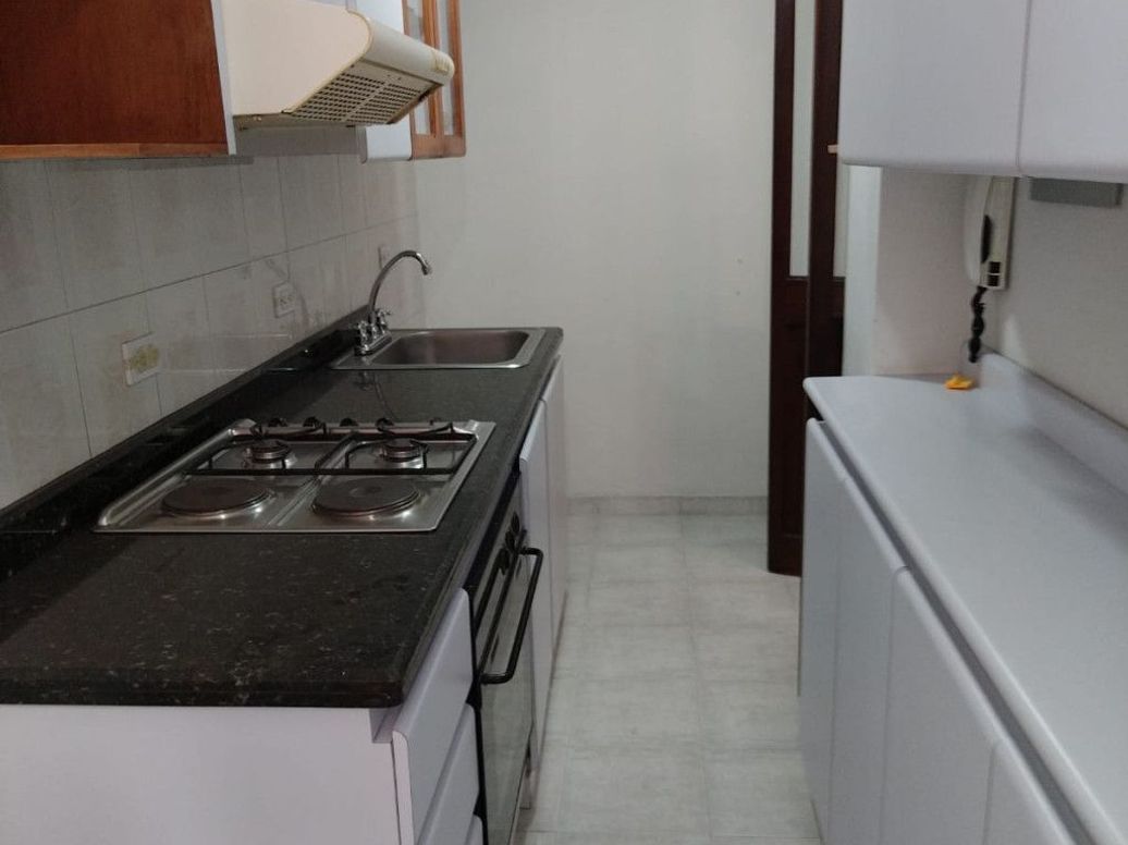 Apartamento de 2 alcobas en venta en El Contador, Bogotá, 53 m² · foto 4 de 10