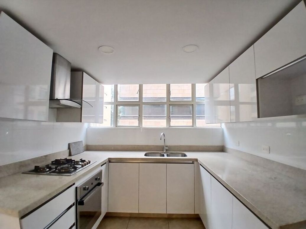 Apartamento de 3 alcobas en venta en Chicó Norte, Bogotá, 120 m² · foto 16 de 20