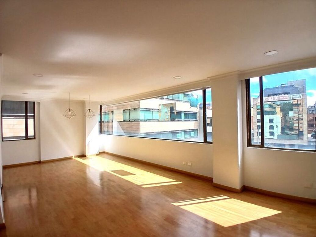 Apartamento de 3 alcobas en venta en Chicó Norte, Bogotá, 120 m² · foto 2 de 20
