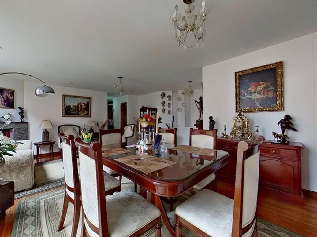 Apartamento de 3 alcobas en venta en Santa Barbara Occidental, Bogotá, 107 m² · foto 2 de 20