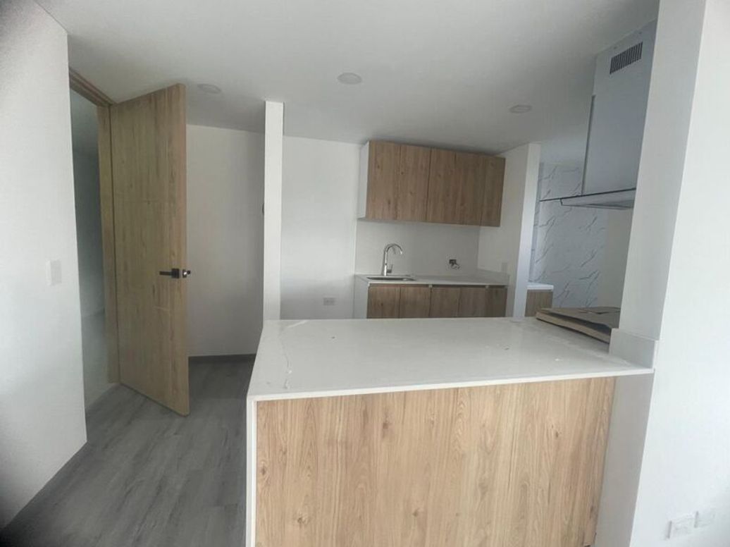 Apartamento de 2 alcobas en venta en Quinta Paredes, Bogotá, 89 m² · foto 3 de 12