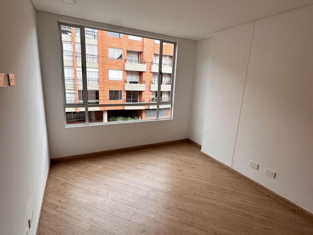 Apartamento de 3 alcobas en venta en San Patricio, Bogotá, 96 m² · foto 3 de 9