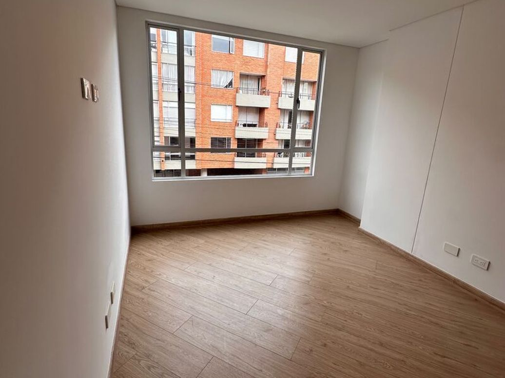 Apartamento de 3 alcobas en venta en San Patricio, Bogotá, 96 m² · foto 2 de 9