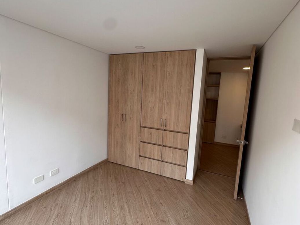 Apartamento de 3 alcobas en venta en San Patricio, Bogotá, 96 m² · foto 4 de 9