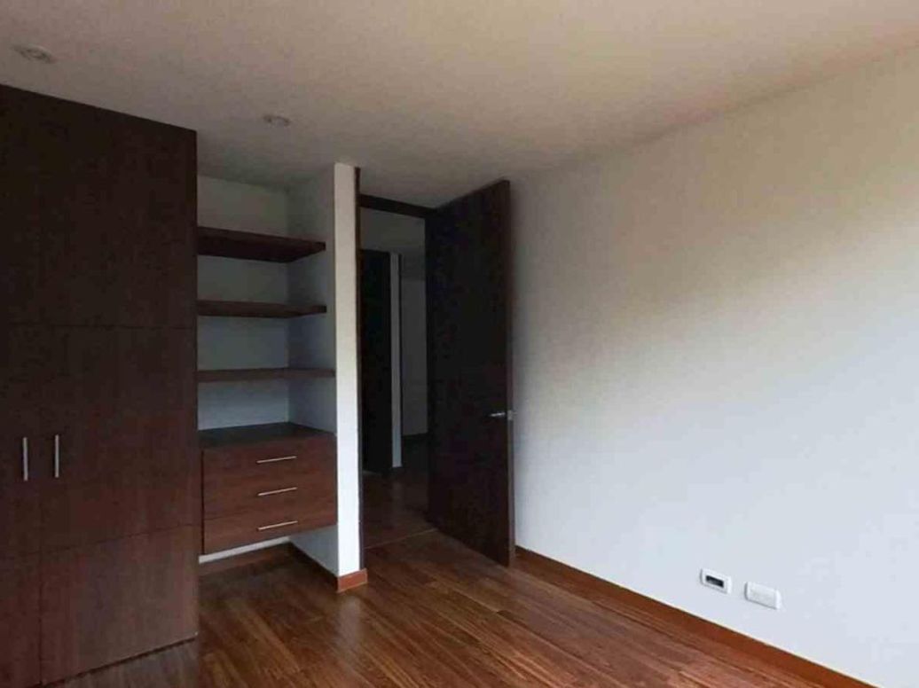 Apartamento de 3 alcobas en venta en Cerros De Suba, Bogotá, 91 m² · foto 10 de 20