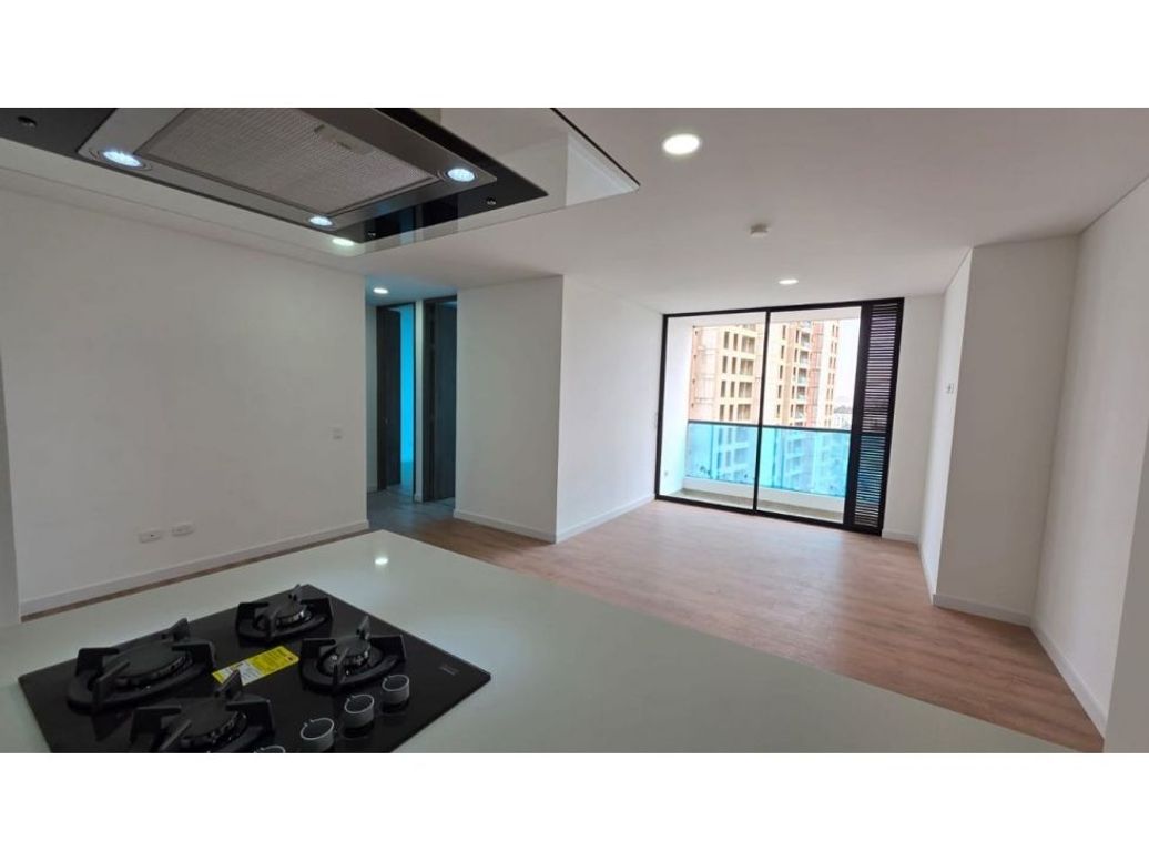 Apartamento de 3 alcobas en venta en Ciudad La Salle, Bogotá, 80 m² · foto 2 de 14