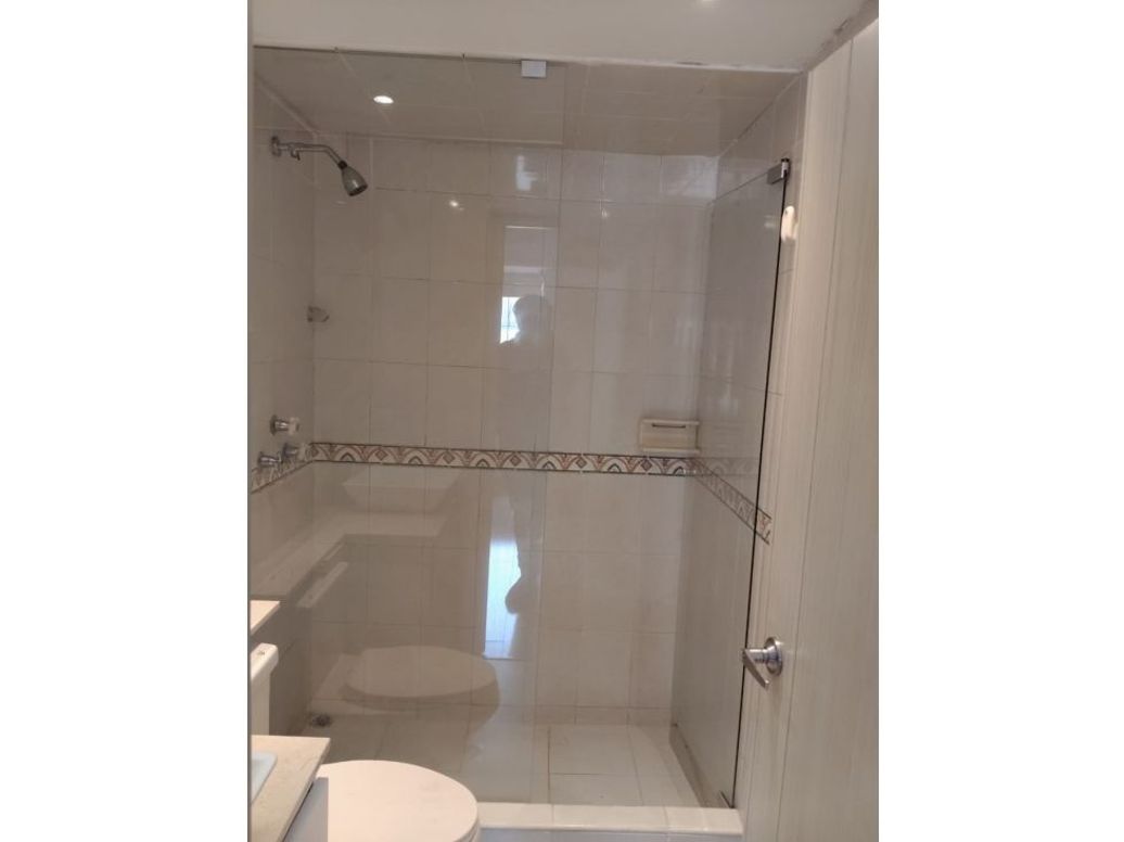 Apartamento de 3 alcobas en arriendo en Santa Barbara Occidental, Bogotá, 100 m² · foto 17 de 20