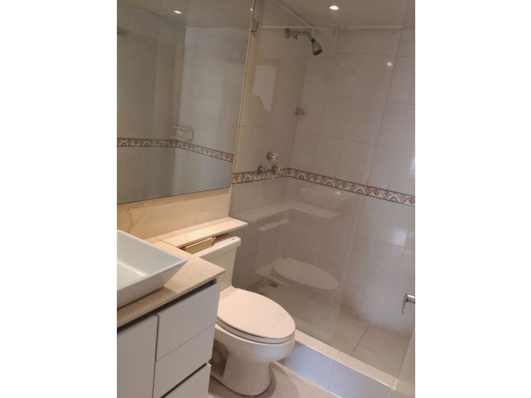 Apartamento de 3 alcobas en arriendo en Santa Barbara Occidental, Bogotá, 100 m² · foto 16 de 20