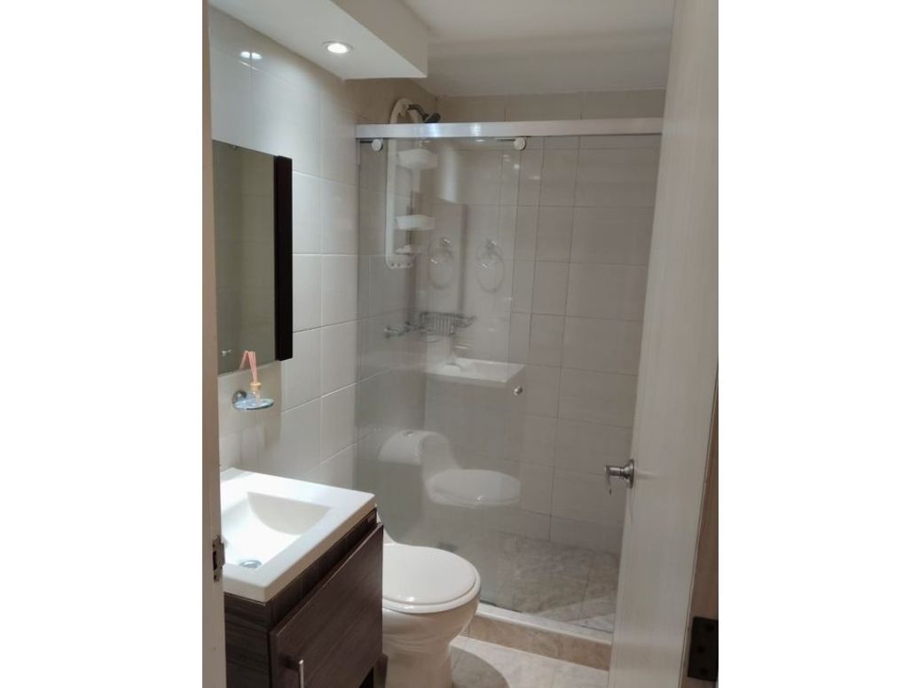 Apartamento de 3 alcobas en arriendo en Santa Barbara Occidental, Bogotá, 100 m² · foto 14 de 20