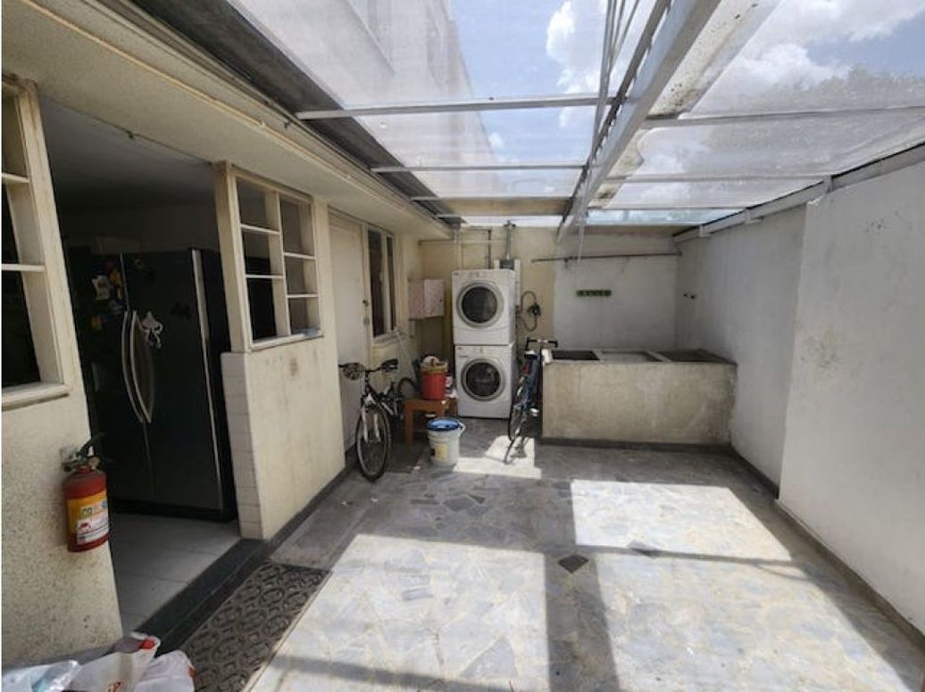 Casa de 5 alcobas en venta en Ub. Cordoba, Bogotá, 335 m² · foto 4 de 20
