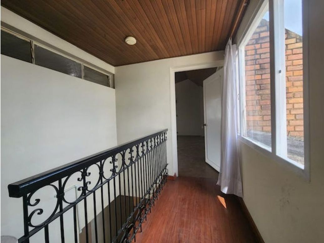 Casa de 5 alcobas en venta en Ub. Cordoba, Bogotá, 335 m² · foto 18 de 20