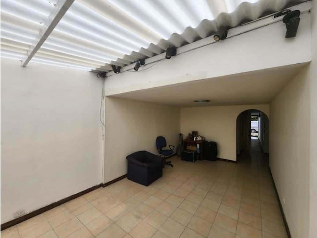 Casa de 5 alcobas en venta en Ub. Cordoba, Bogotá, 335 m² · foto 2 de 20
