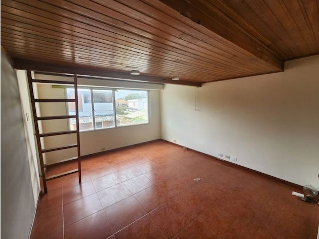 Casa de 5 alcobas en venta en Ub. Cordoba, Bogotá, 335 m² · foto 13 de 20