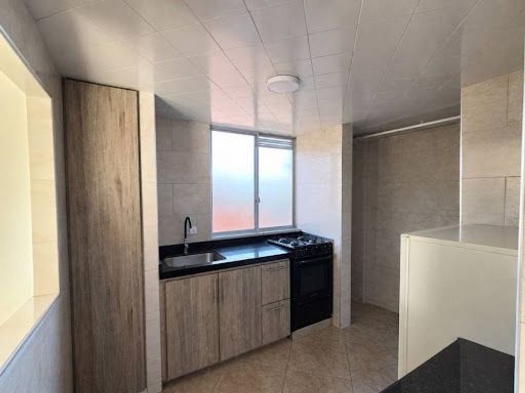 Apartamento de 3 alcobas en venta en El Tunal, Bogotá, 71 m² · foto 2 de 20