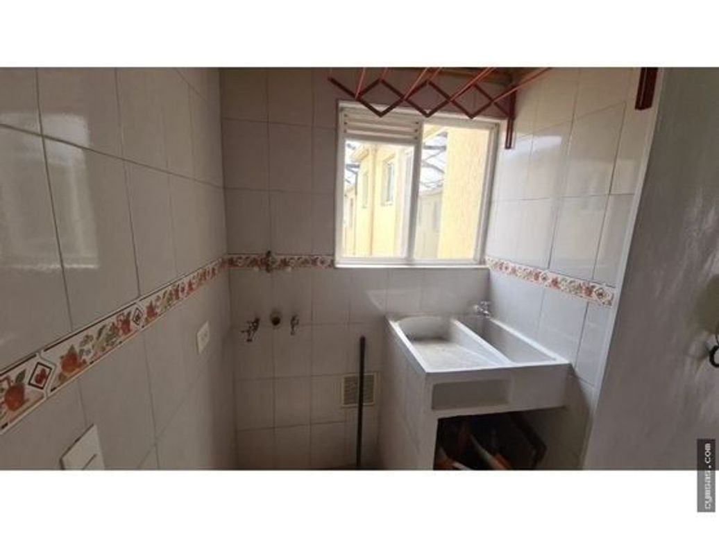 Apartamento de 3 alcobas en venta en Parques De Salamanca, Bogotá, 57 m² · foto 9 de 19