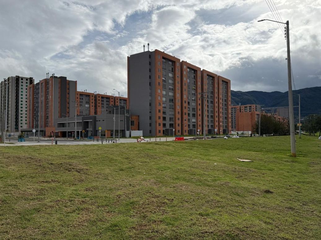 Apartamento de 2 alcobas en venta en Casa Blanca, Bogotá, 46 m² · foto 3 de 12