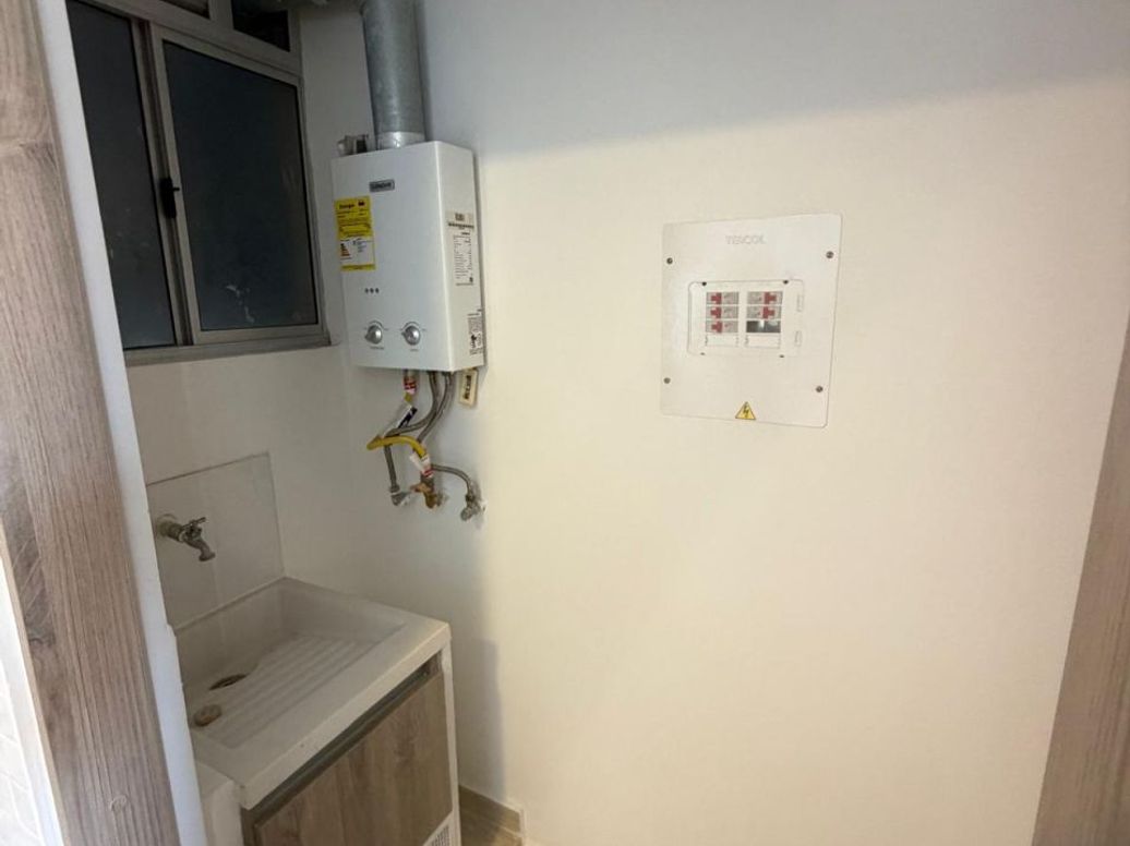 Apartamento de 2 alcobas en venta en Casa Blanca, Bogotá, 46 m² · foto 2 de 12