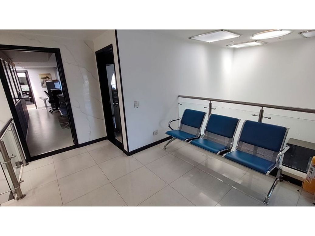 Casa de 4 alcobas en venta en Modelia, Bogotá, 285 m² · foto 9 de 13