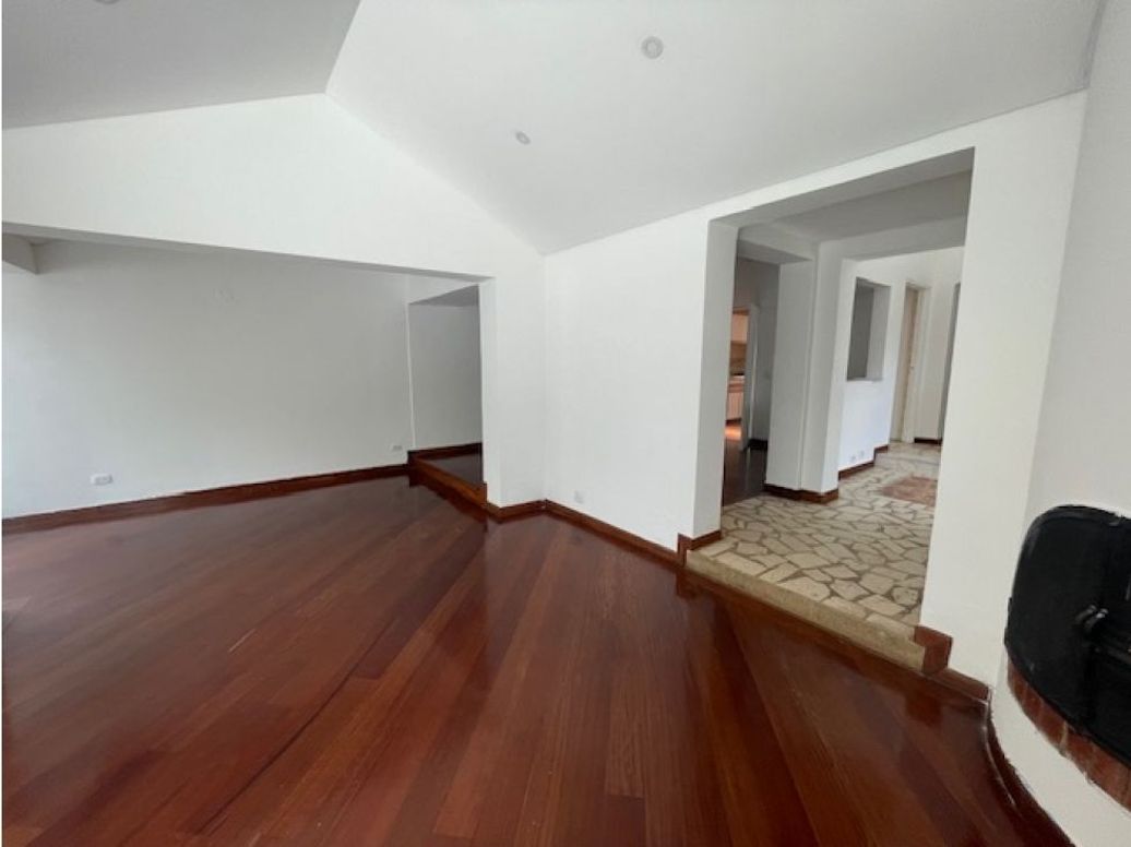 Casa de 4 alcobas en venta en Mónaco, Bogotá, 259 m² · foto 3 de 20