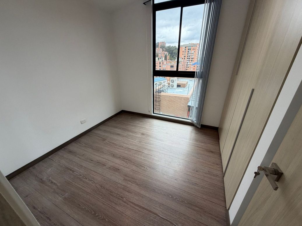 Apartamento de 3 alcobas en venta en Los Cedros Oriental, Bogotá, 93 m² · foto 8 de 17